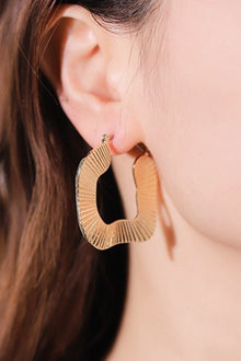  Ribbed Alloy Earrings