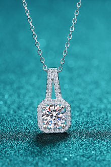  Look Amazing 2 Carat Moissanite Pendant Necklace