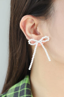  Bow-Shaped Pearl Earrings