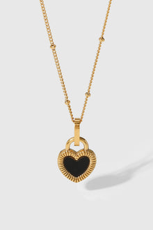  Contrast Heart Pendant Necklace